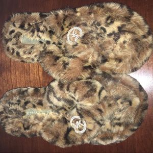 Leopard Michael Kors flip flop slippers